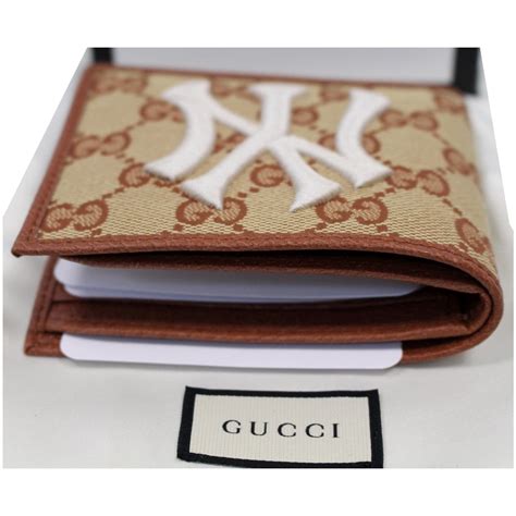 gucci yankees wallet